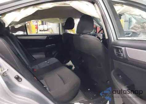 2015 Subaru Legacy 2.5I Premium z USA, uszkodzony, nr VIN 4S3BNBF64F3044382